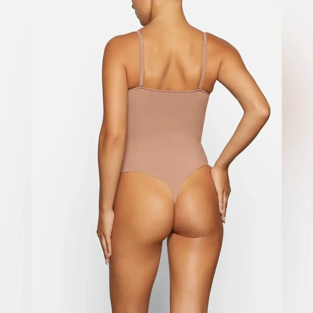 SKIMS Contour Lift Straight Neck Bodysuit